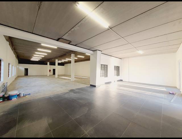 346M² RETAIL TO LET IN HALFWAY HOUSE